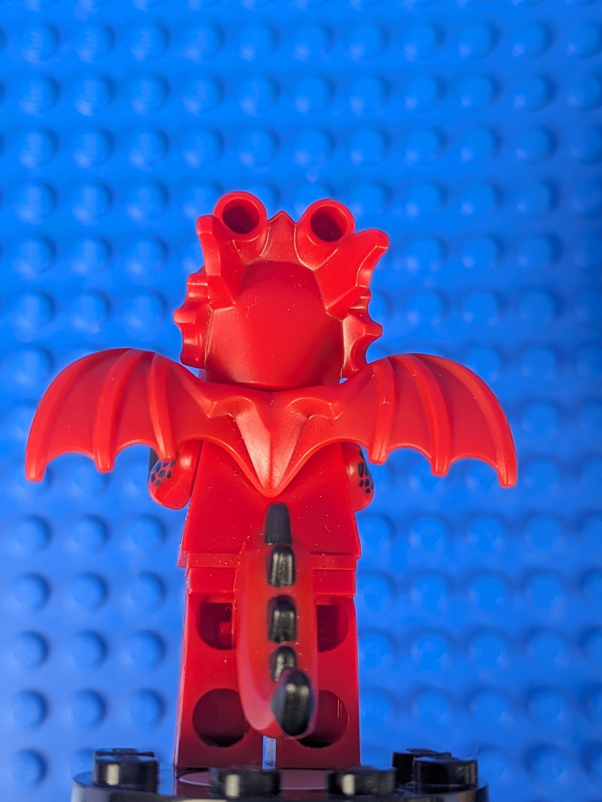 Lego Minifigure Series 18: Dragon Suit Guy col318 Sets 71021, 6213825