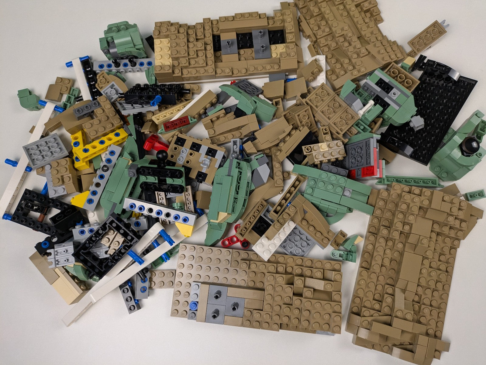 Lego Star Wars: The Mandalorian: The Child Set 75318 - Complete Set