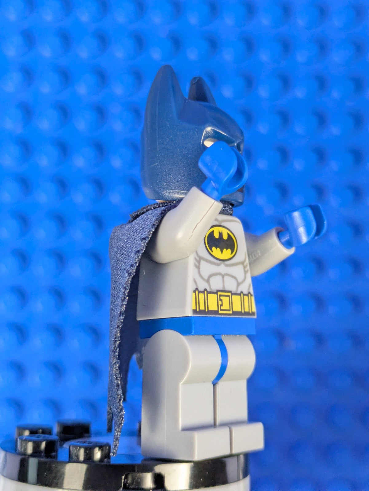 Lego Super Heroes: Batman - Light Bluish Gray Suit sh0111 Sets 10672, 10724