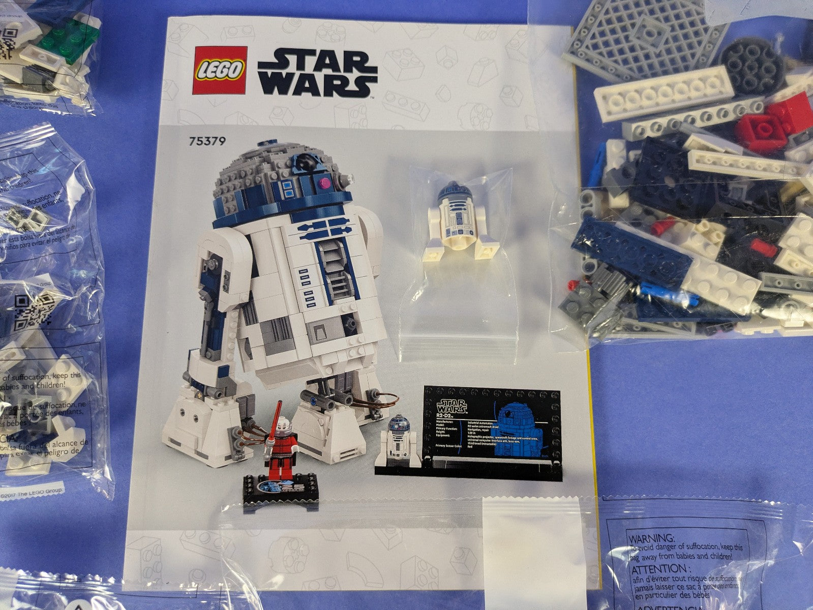 Lego Star Wars: Sculptures: R2-D2 Set 75379 Incomplete Set