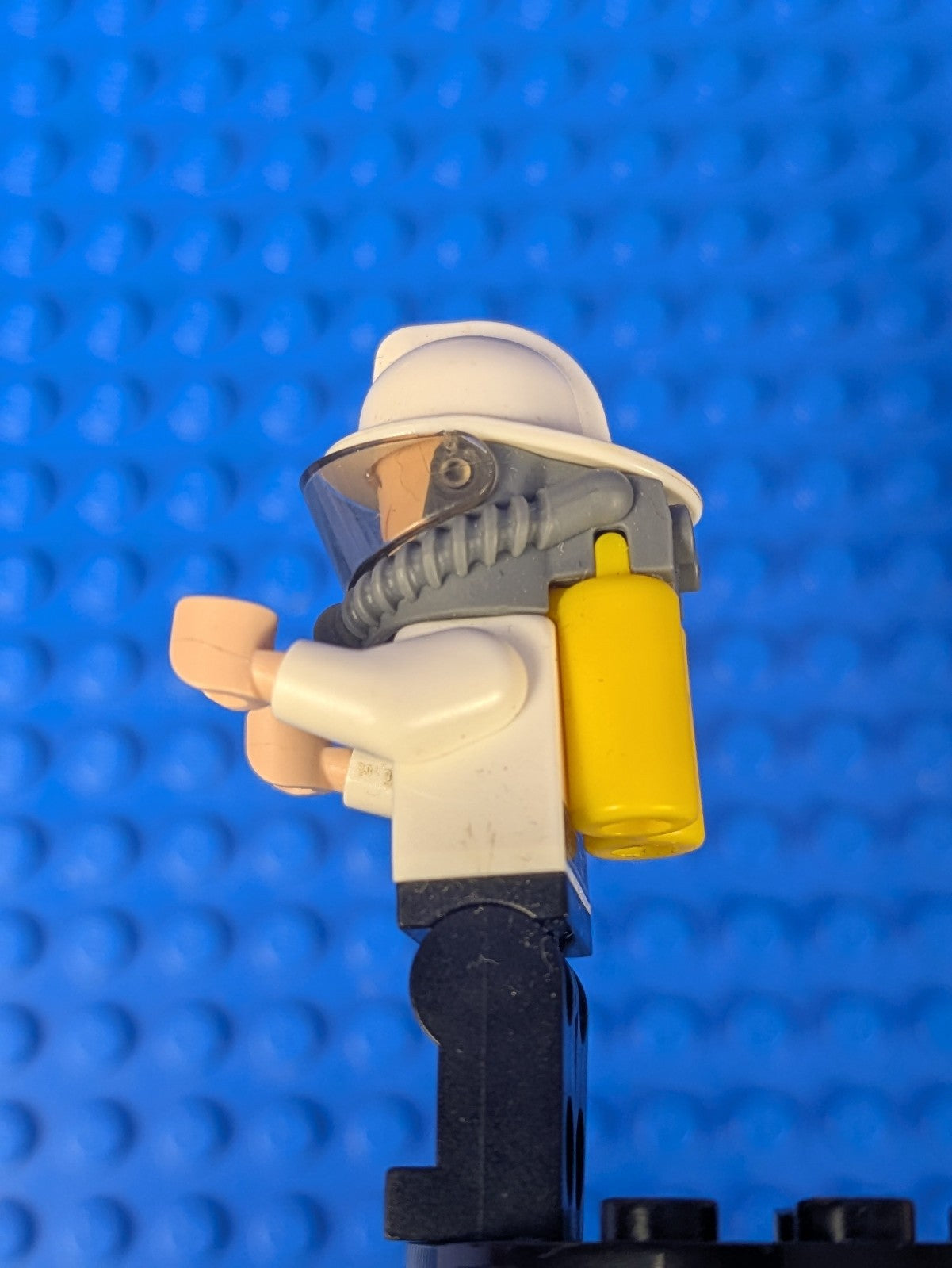 Lego Super Heroes: Security Guard, Fire Helmet sh0320 Set 70901