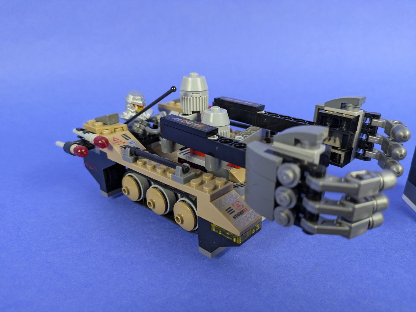 Lego Ultra Agents: Tremor Track Infiltration 70161 w/ Instructions