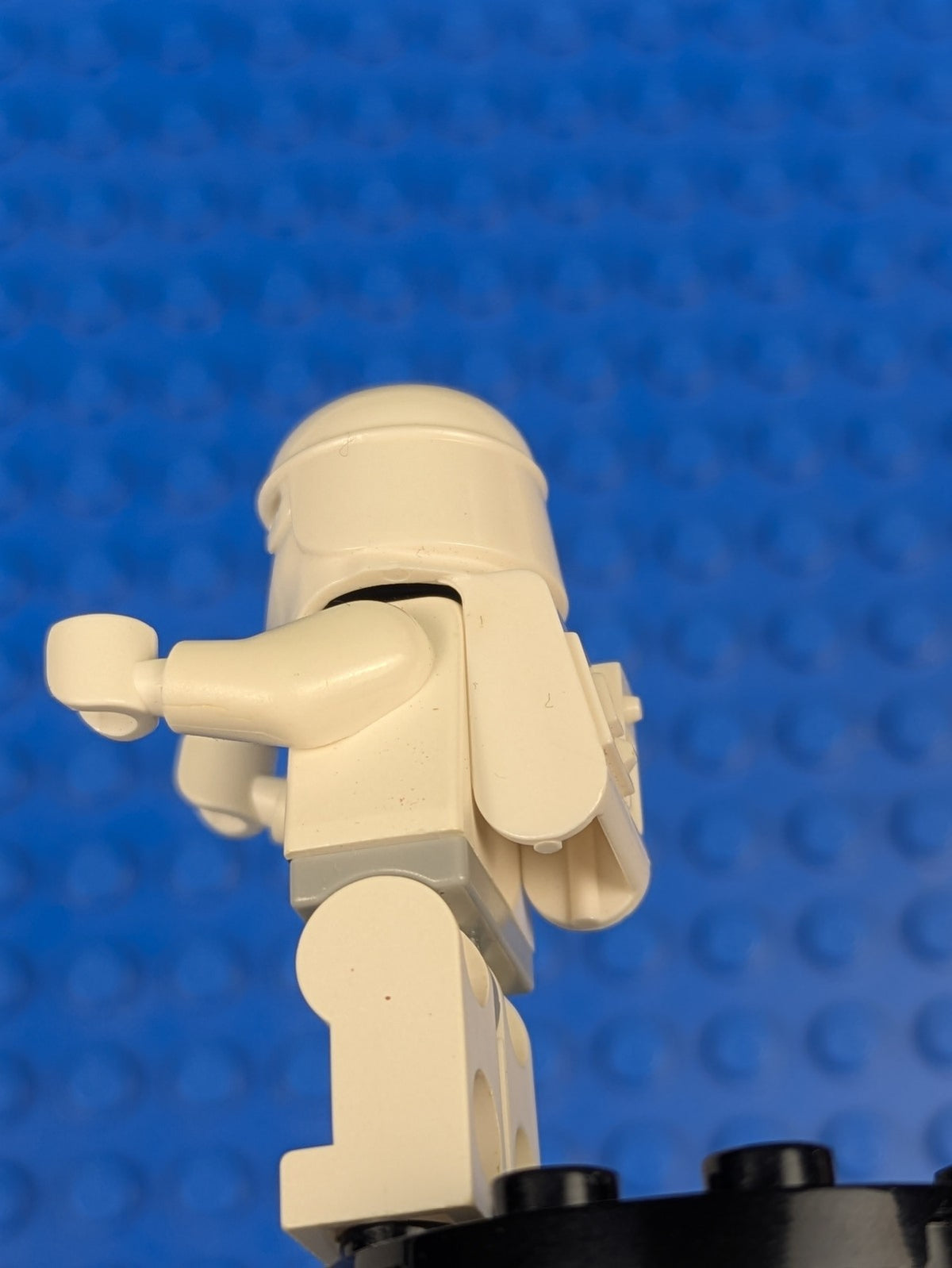 Lego Star Wars: Episode 4-6: Snowtrooper, Light Gray Hips sw0101 Set 4483