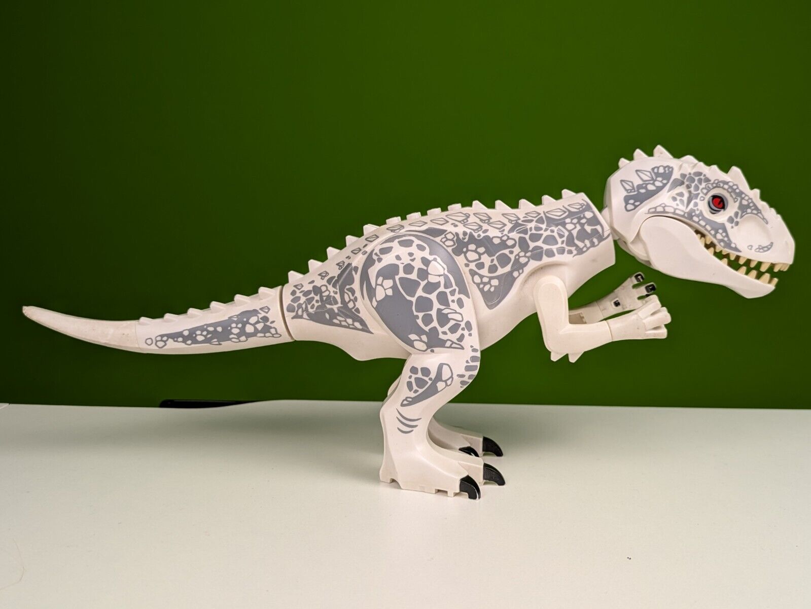 Lego Jurassic World: Indominus Rex - Dark Bluish Gray Spots IndoRex01 Set 75919