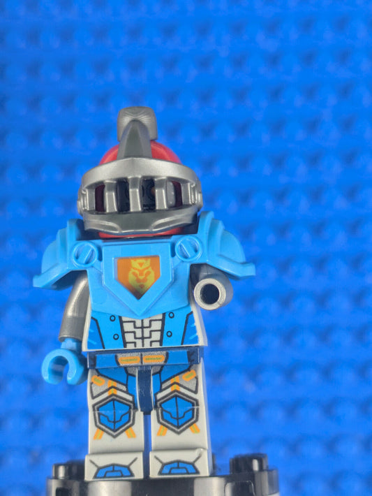 Lego NEXO KNIGHTS: Royal Soldier / King's Guard nex039 Set