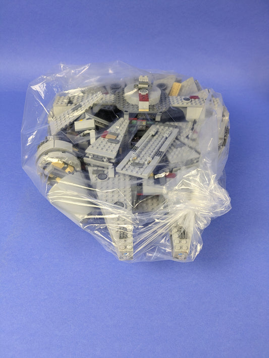 Lego Star Wars Millennium Falcon 7965 no minifigures
