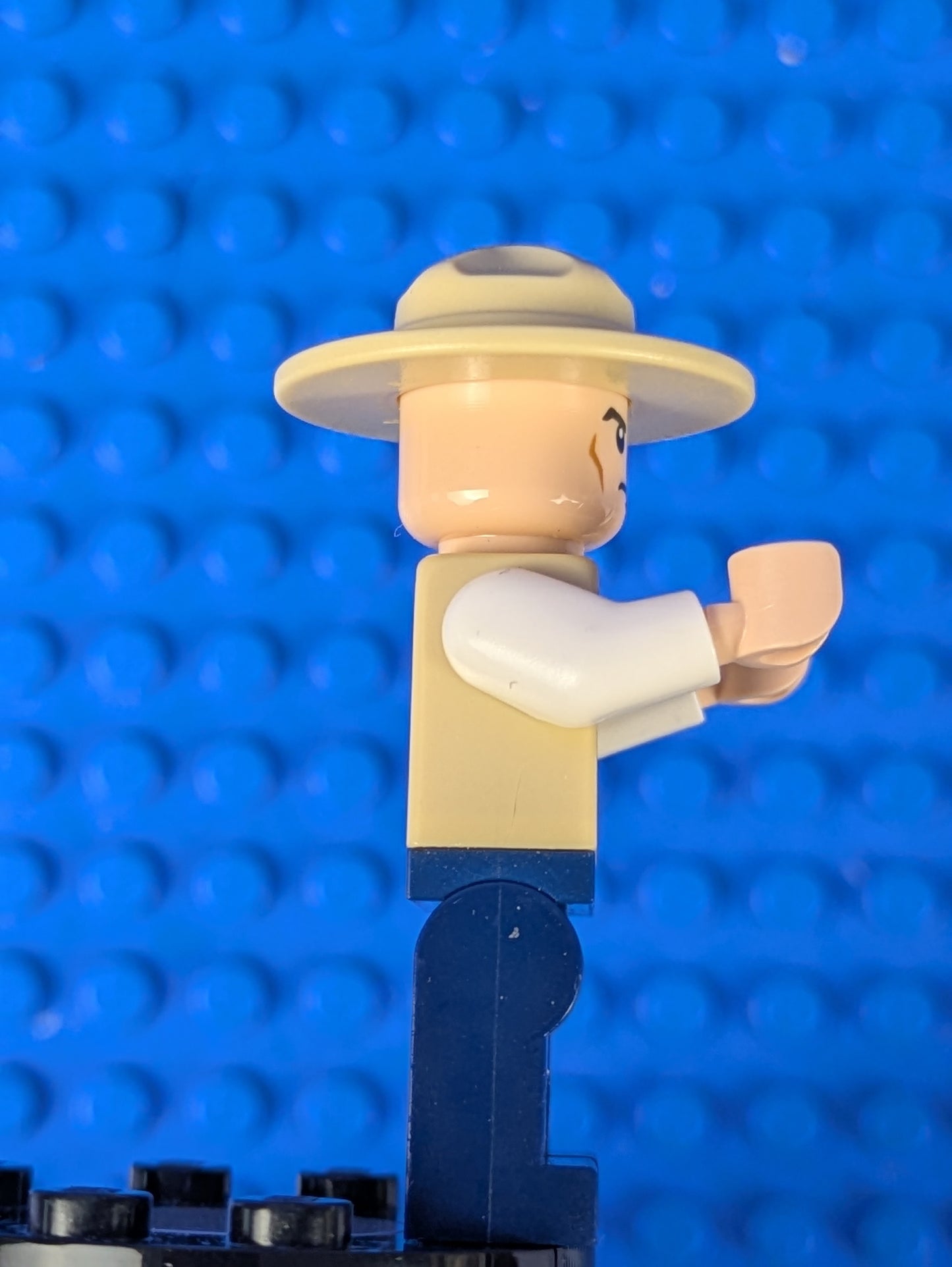 LEGO Jurassic World Vet - Hat Fedora Scowl jw009 75918