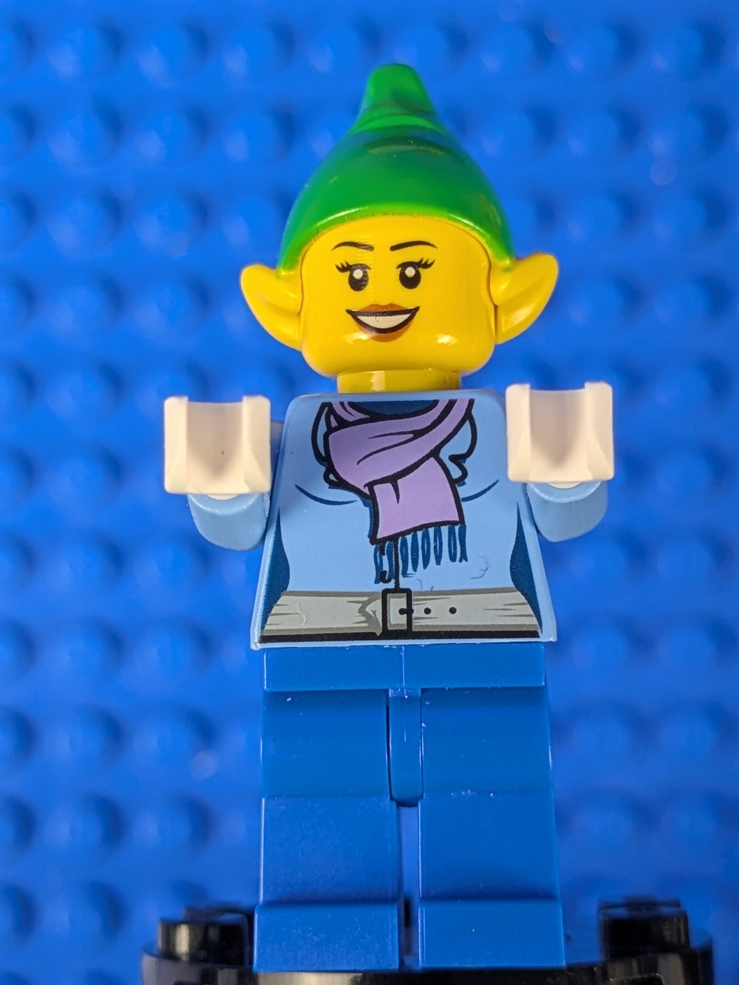 LEGO Holiday & Event Elf - Female Medium Blue Top hol049 40106