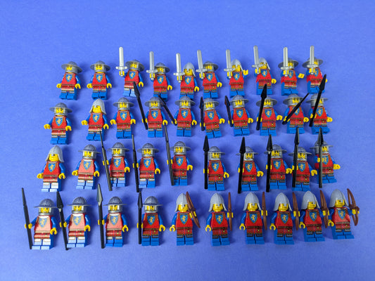 Lego Castle: Lion Knight with Weapons - 40 Knights in Total!