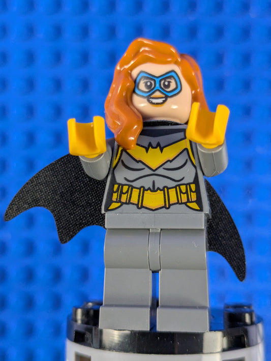 LEGO Super Heroes Batgirl - Light Bluish Gray Suit sh0965 76272