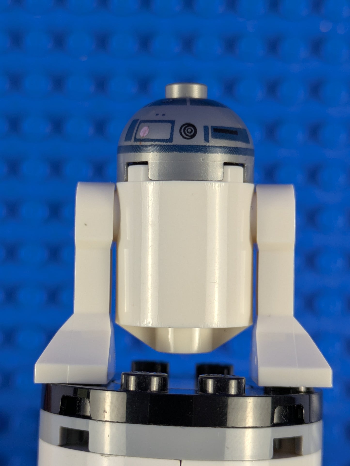 Lego Star Wars: R2-D2- Astromech Droid sw0527a Set 75235 75059