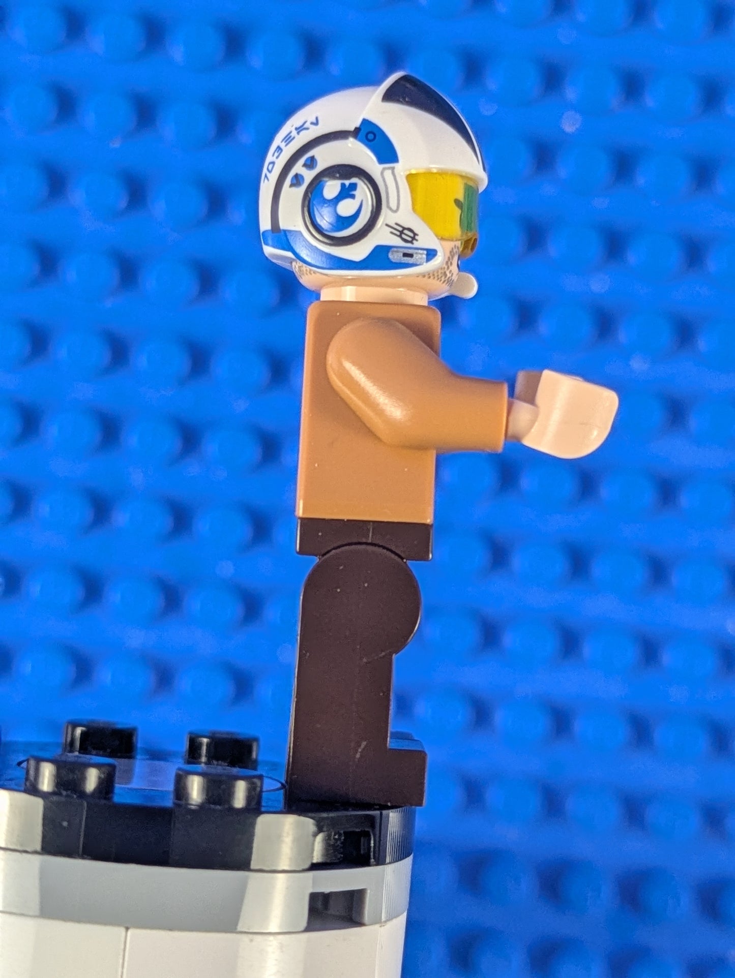 Lego Star Wars: Episode 7: Poe Dameron - Medium Nougat Jacket sw1145 Set 75297