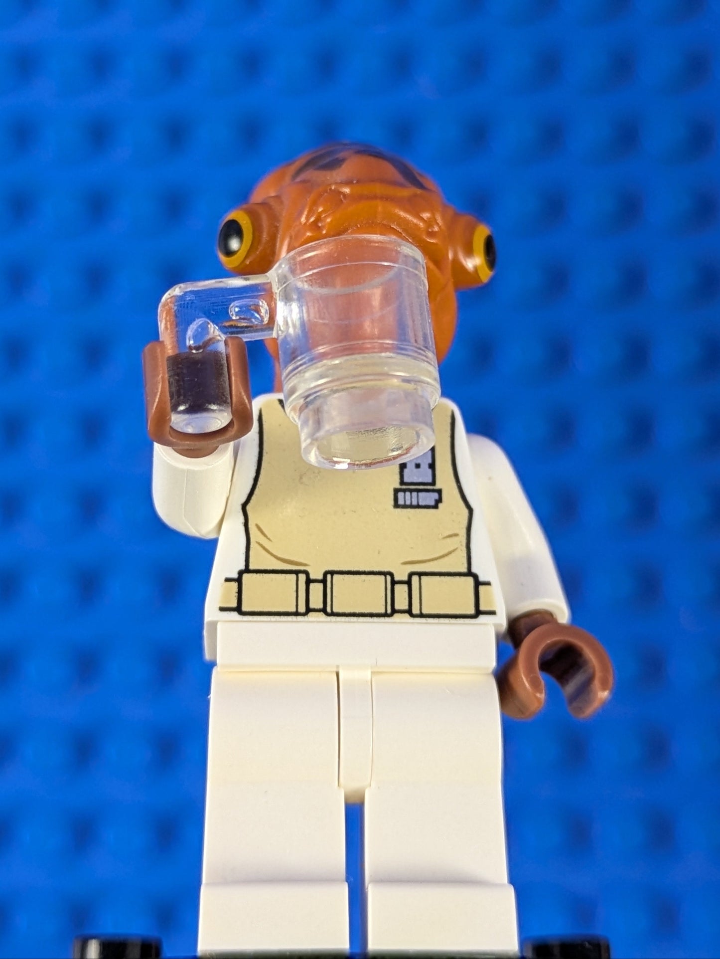 Lego Star Wars: Episode 4-6: Admiral Ackbar - White Spacesuit sw0247 Set 7754