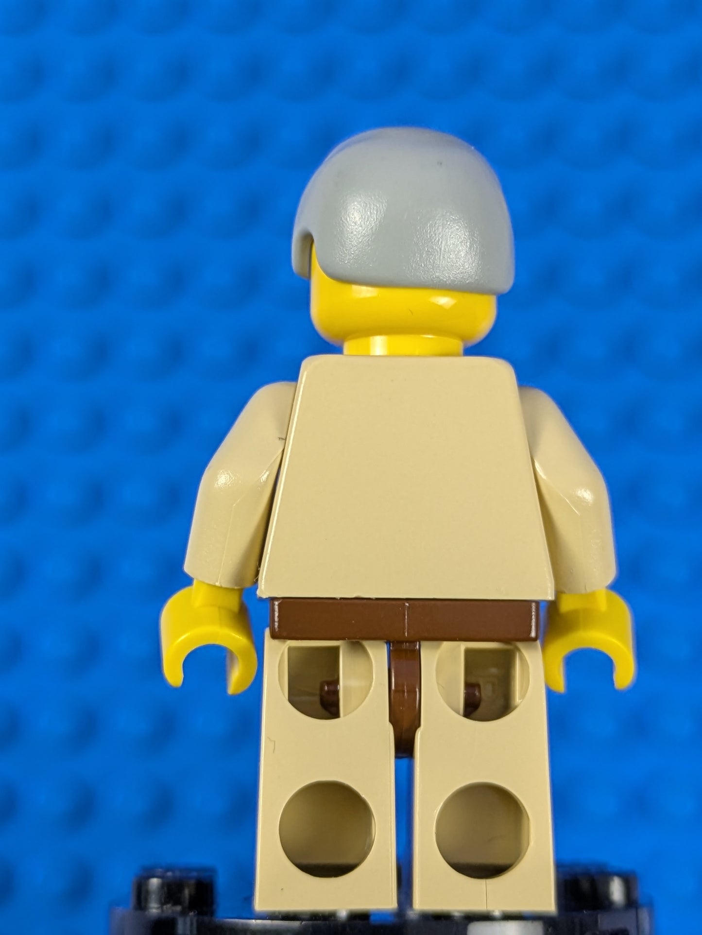 LEGO Star Wars Obi-Wan Kenobi - Old, Yellow Head, Light Gray Hair sw0023 7110
