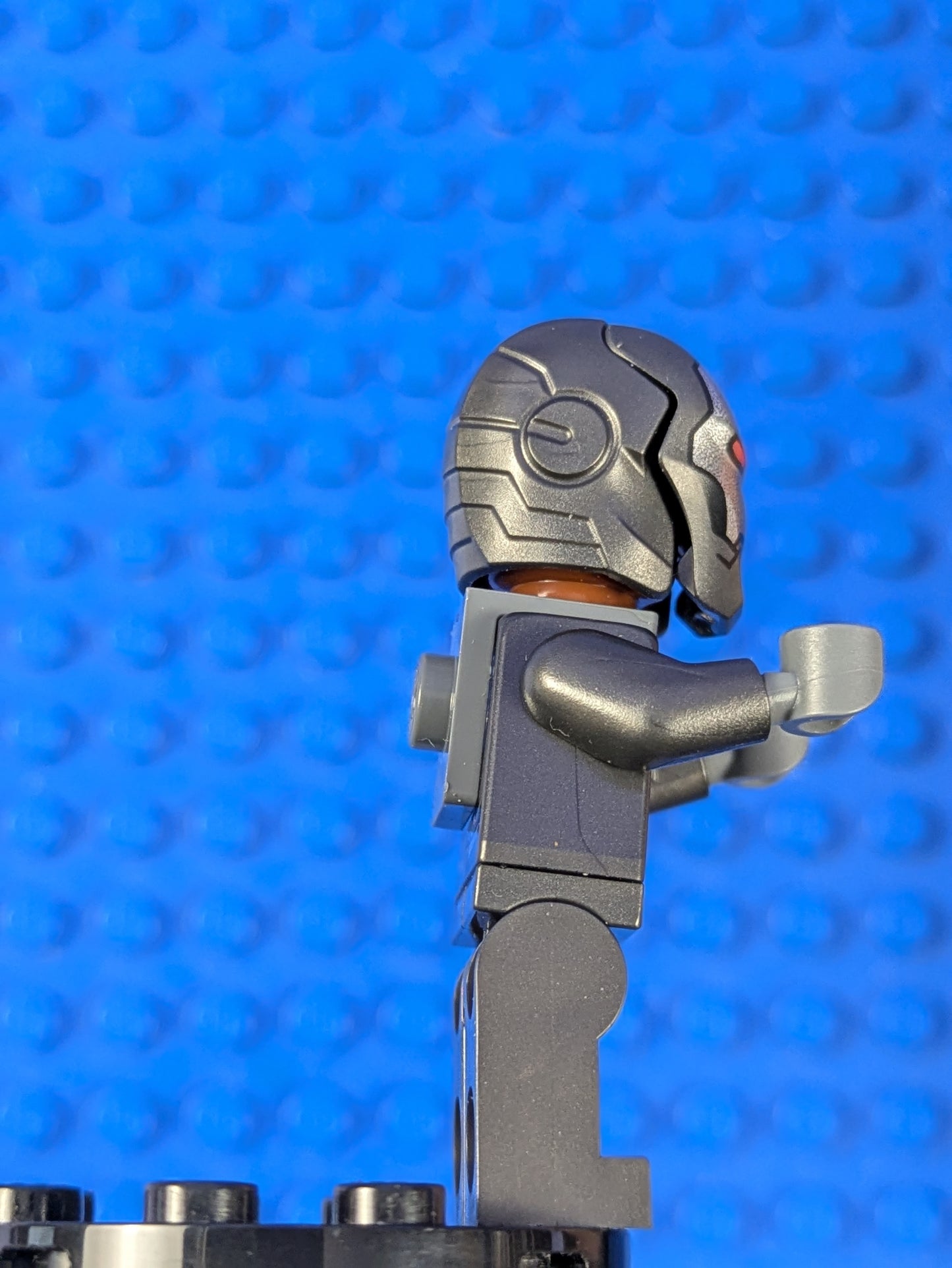 LEGO Super Heroes War Machine - Pearl Dark Gray sh0819 76216