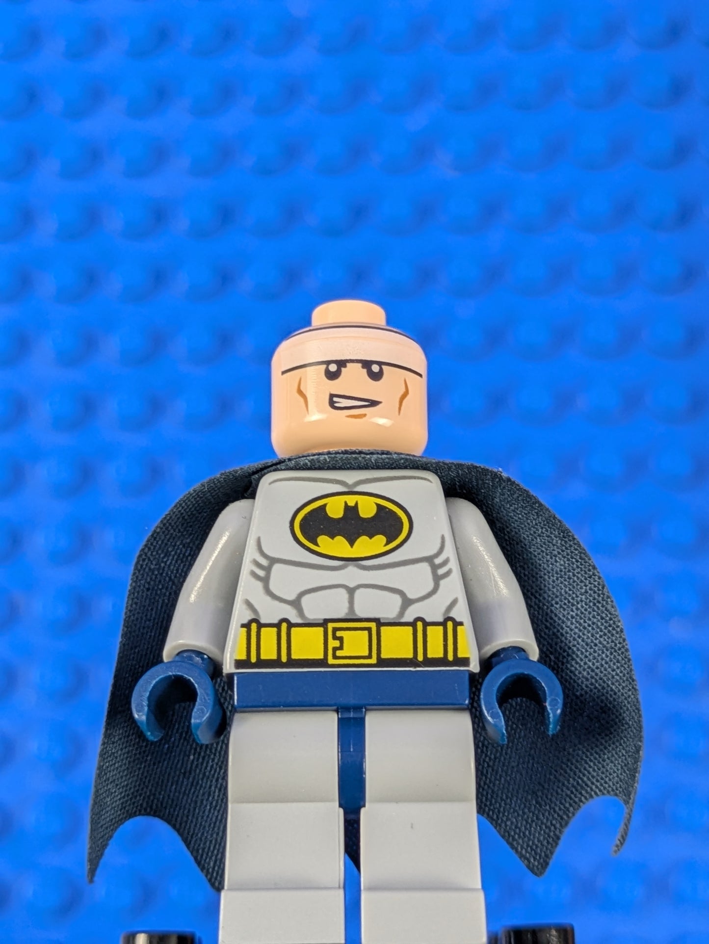 LEGO Super Heroes Batman - Light Bluish Gray Suit sh0025 6860