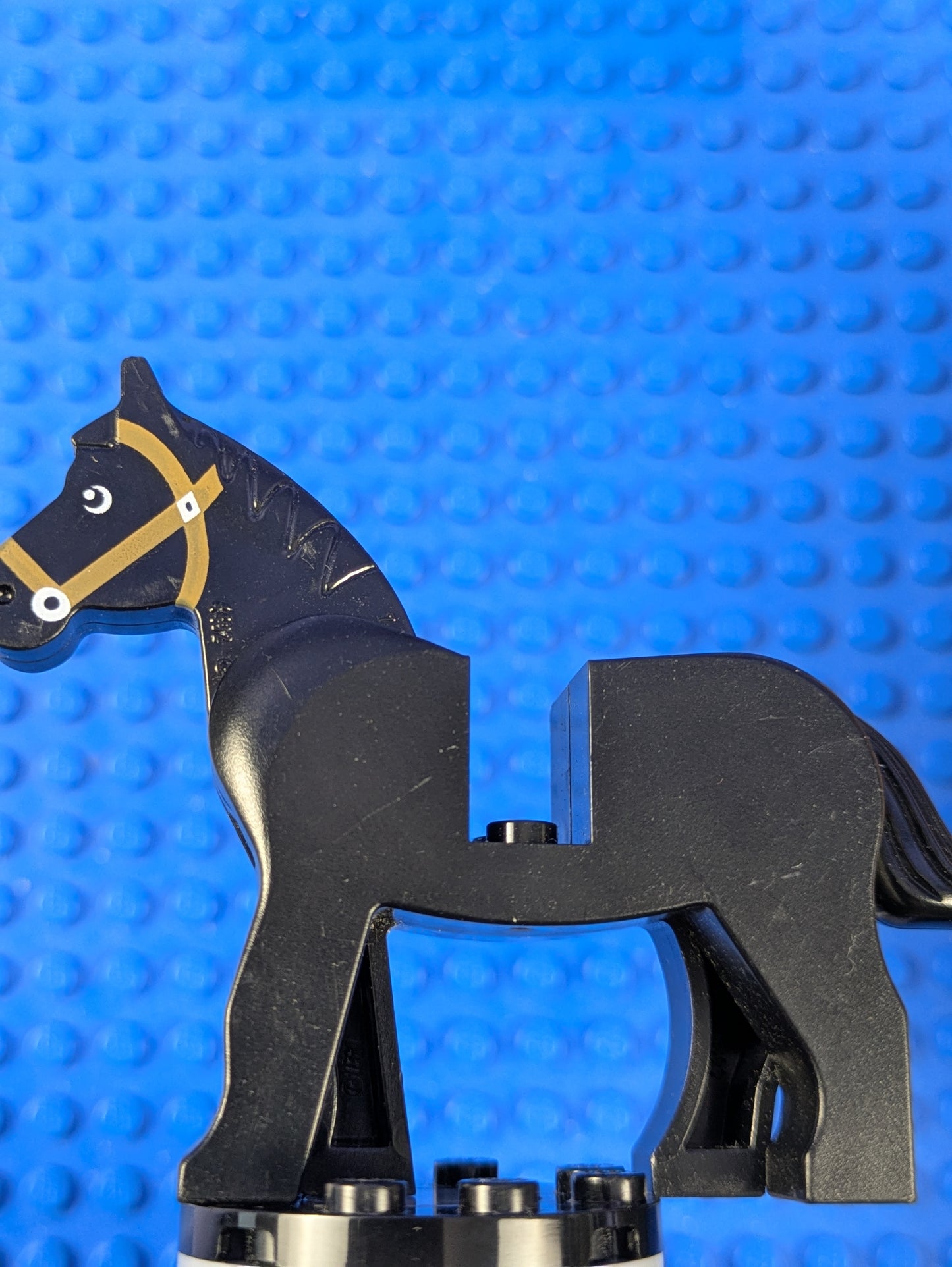 LEGO Castle Horse with Black and White Eyes 4493c01pb07 7949 7187
