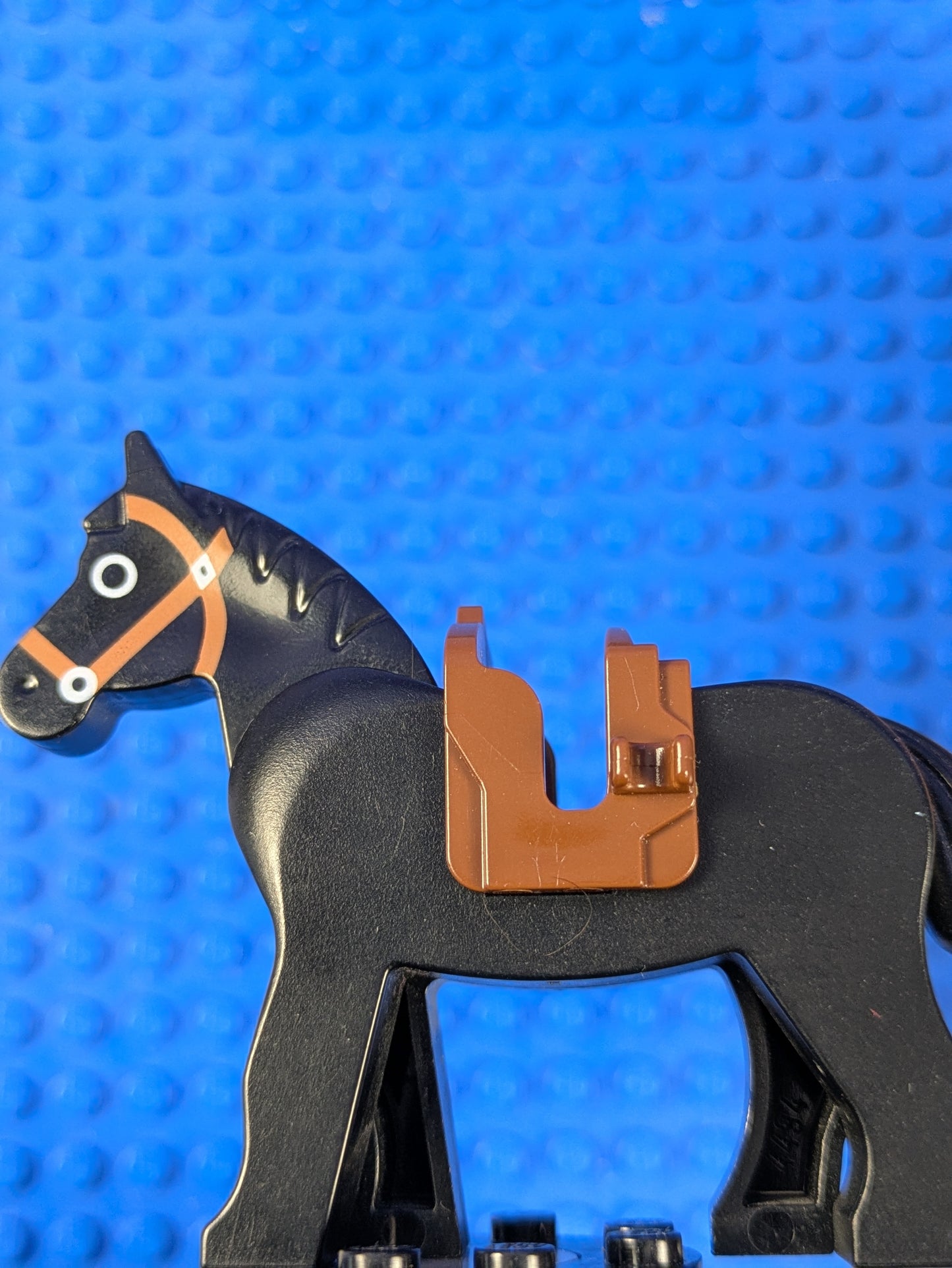 LEGO Castle Horse with Black Eyes Circled 4493c01pb02 6096 6040