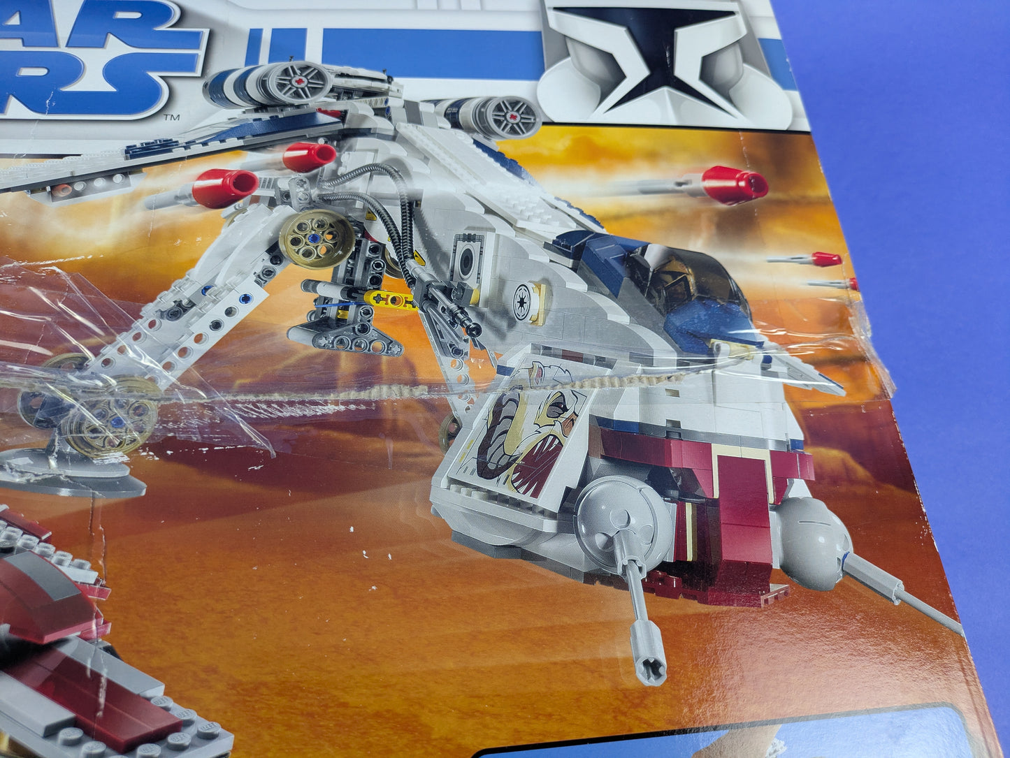 LEGO Star Wars Republic Dropship with AT-OT 10195