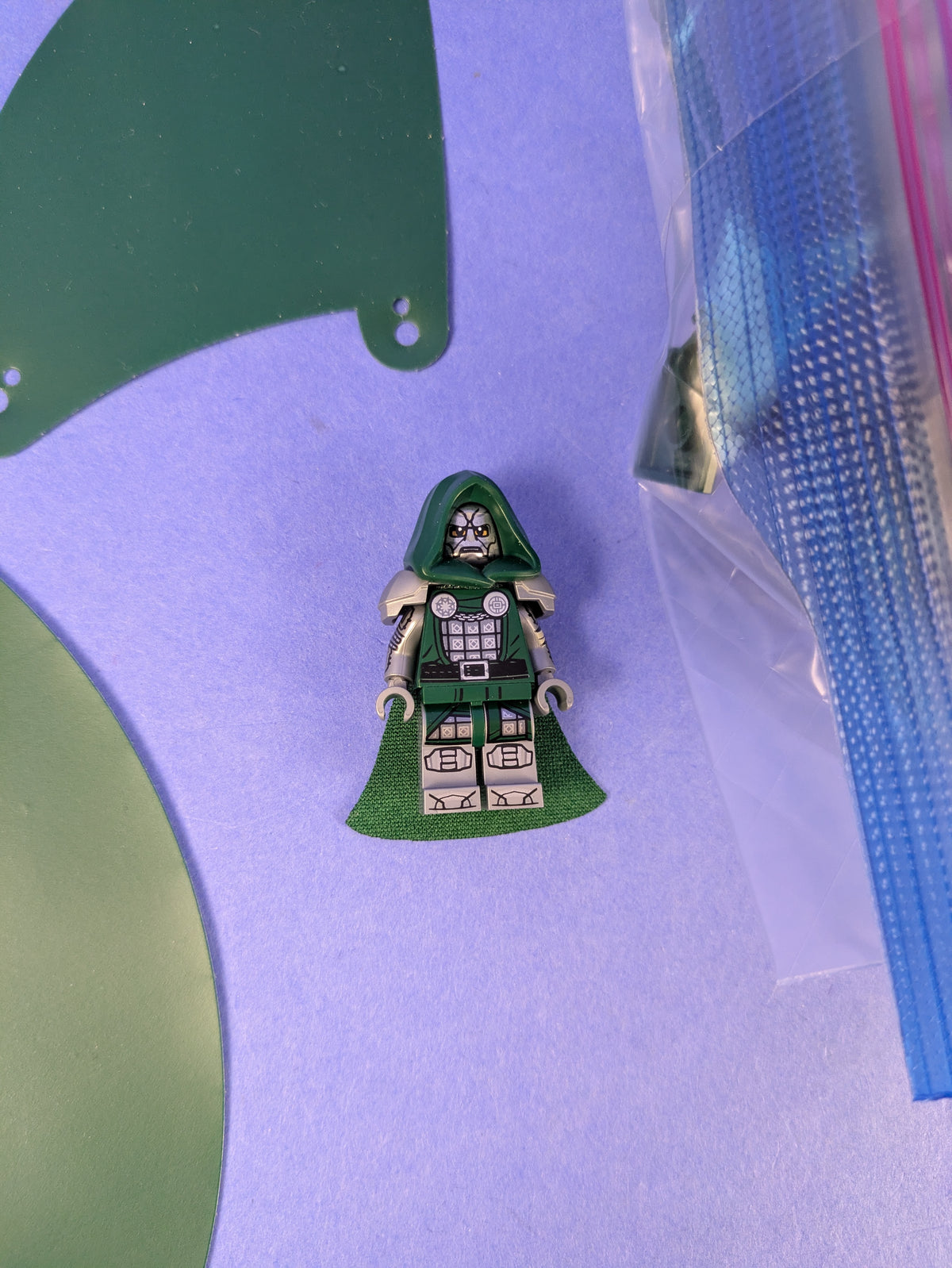 LEGO Super Heroes Doctor Doom Bust 76345 Complete Set Pre-Owned