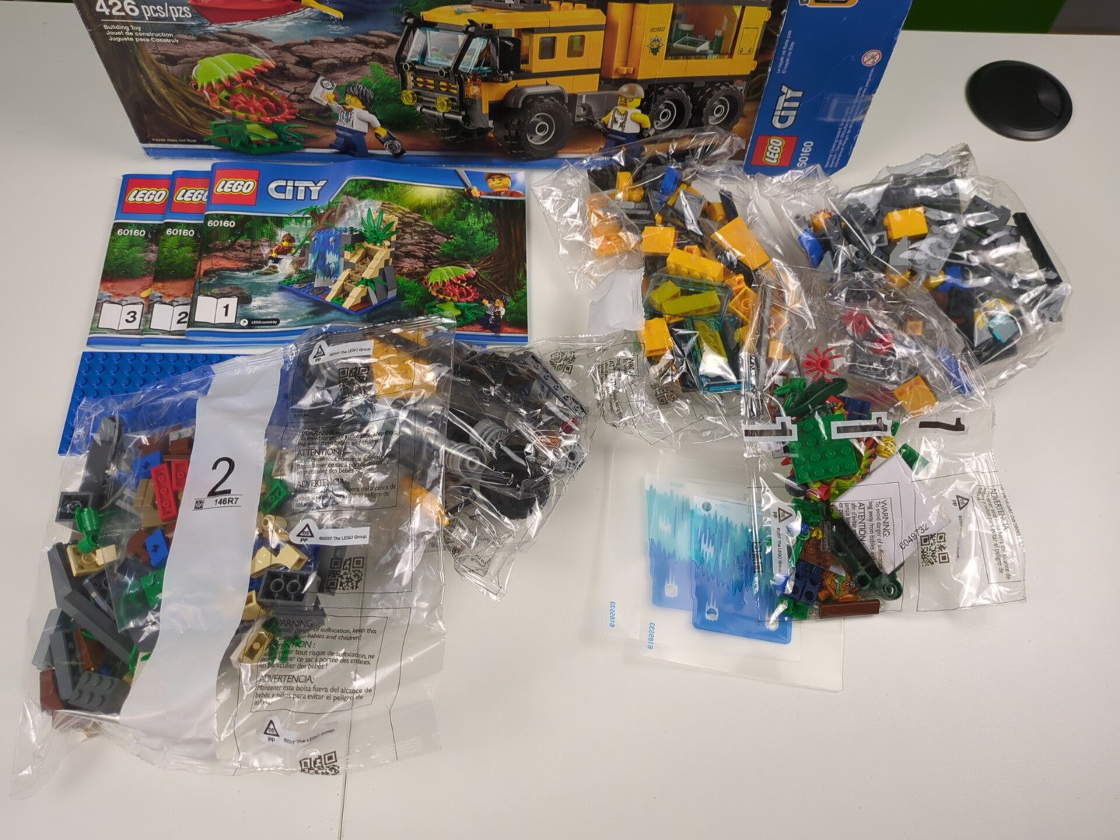 Lego Town: City: Jungle: Mobile Lab 60160 NEW!