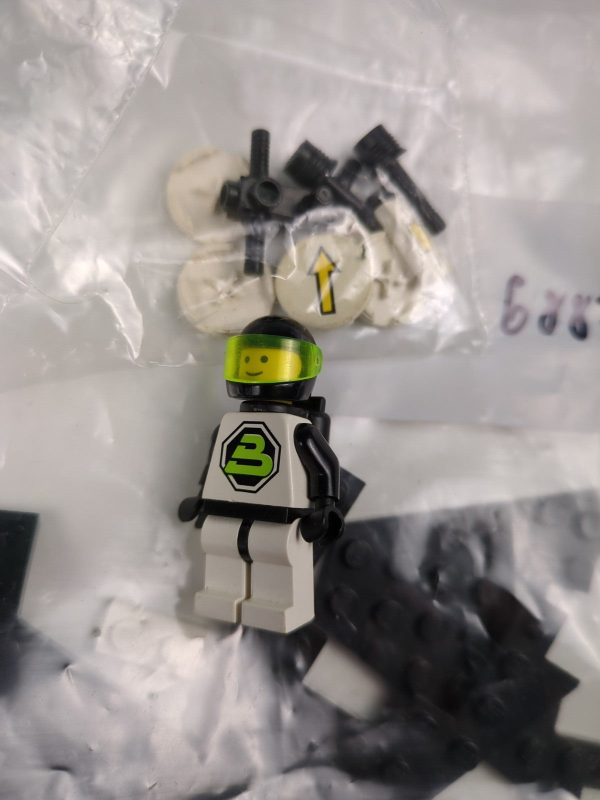 Lego Space: Blacktron II: Allied Avenger Set 6887